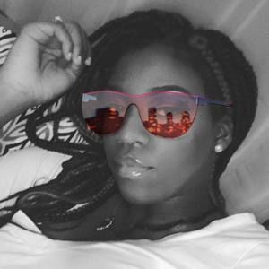 Meet your Posher, Miaa